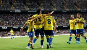 las-palmas-mengguncang-mestalla-valencia-terpuruk-di-laliga-ea-sports