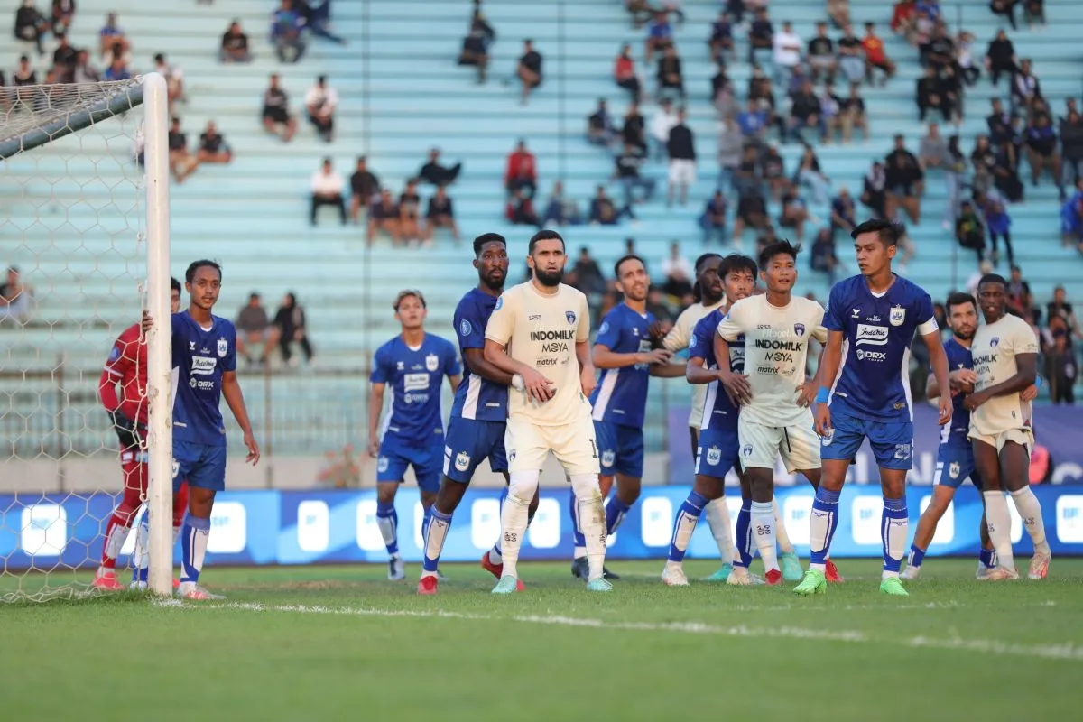 persita-tangerang-menang-dengan-gol-spektakuler-dari-tendangan-bebas-pss-sleman-tunduk