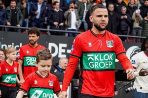 calvin-verdonk-dan-eliano-reijnders-bertemu-dalam-pertandingan-seru-nec-nijmegen-vs-pec-zwolle-hujan-gol-menciptakan-aksi-dramatis