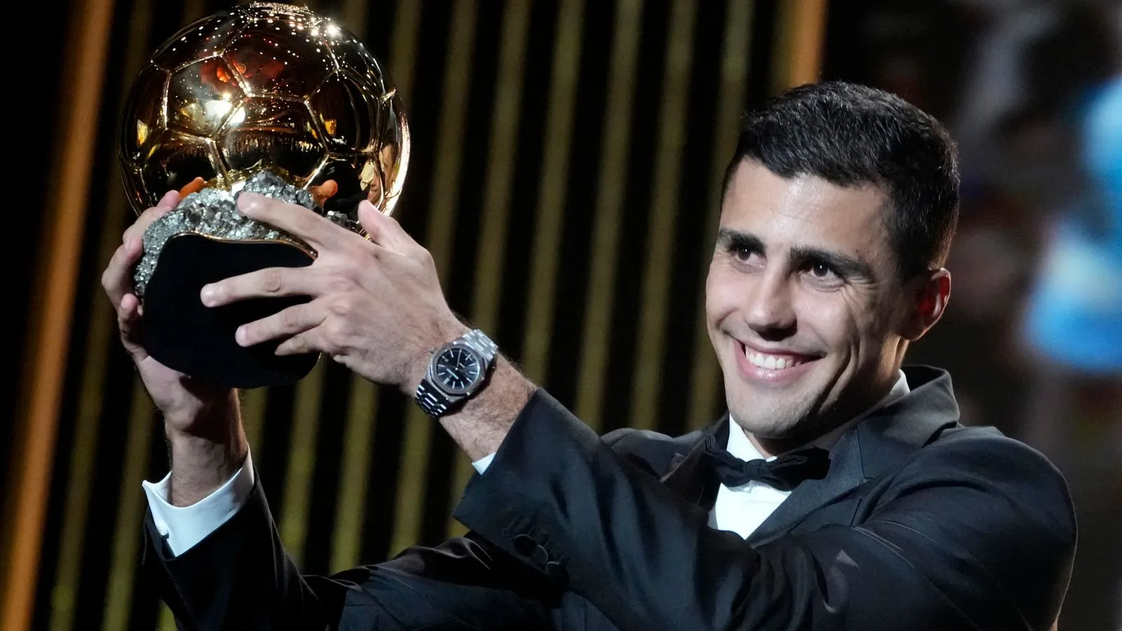 rodri-dan-aitana-bonmati-jadi-juara-ballon-dor-2024-kisah-sukses-di-lapangan-hijau