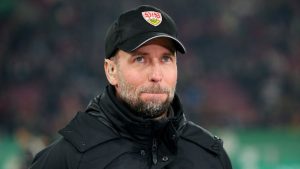 hoenes-mengungkapkan-kesalnya-atas-pertandingan-seri-stuttgart-dan-leverkusen