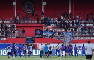 arema-fc-evaluasi-kehadiran-aremania-minimnya-penonton-jadi-perhatian-serius