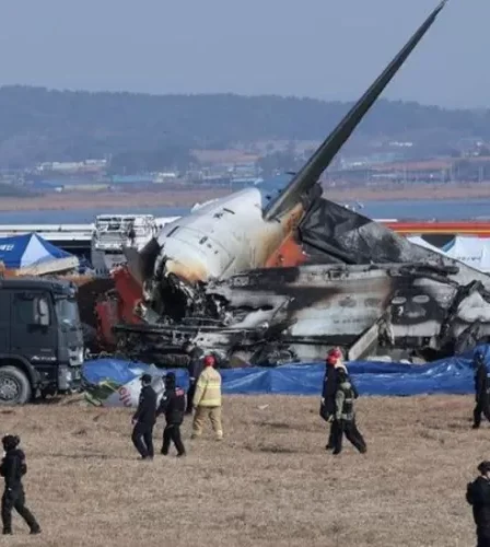 tragedi-pesawat-jeju-air-lebih-dari-150-penumpang-tewas-dalam-kecelakaan-di-korea-selatan