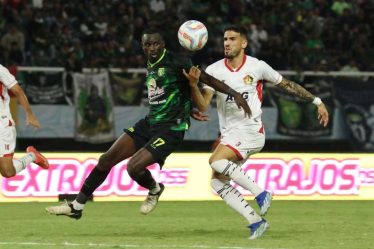 persebaya-bungkam-persik-kediri-dengan-tiga-gol-cepat-di-awal-pertandingan