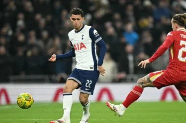 lucas-bergvall-bawa-tottenham-hotspur-menang-tipis-atas-liverpool-di-era-baru-arne-slot