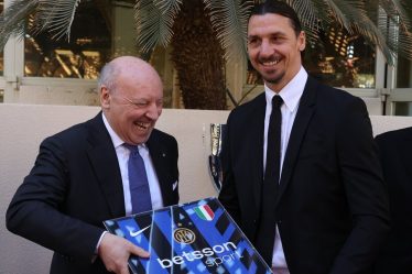 inter-milan-tundukkan-atalanta-2-0-di-piala-super-italia-marotta-berikan-jersey-nerazzurri-kepada-ibrahimovic