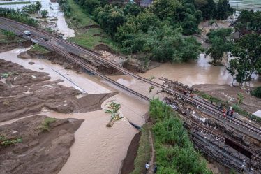 kerusakan-parah-enam-jembatan-di-batang-ambruk-diterjang-banjir