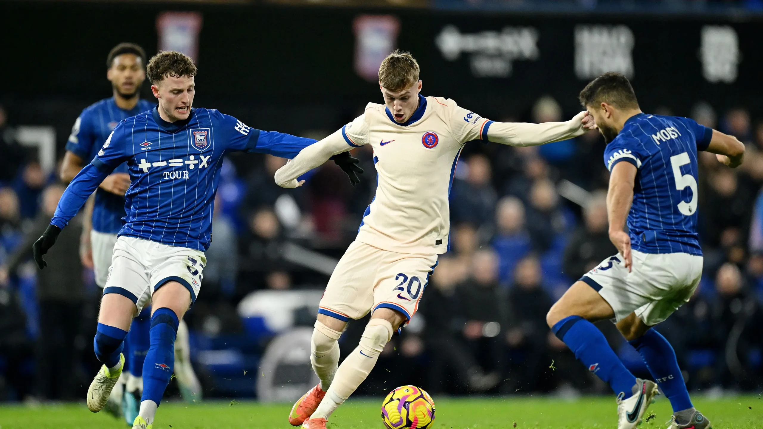 drama-di-stamford-bridge-chelsea-dan-ipswich-town-berbagi-angka-dalam-pertandingan-seru